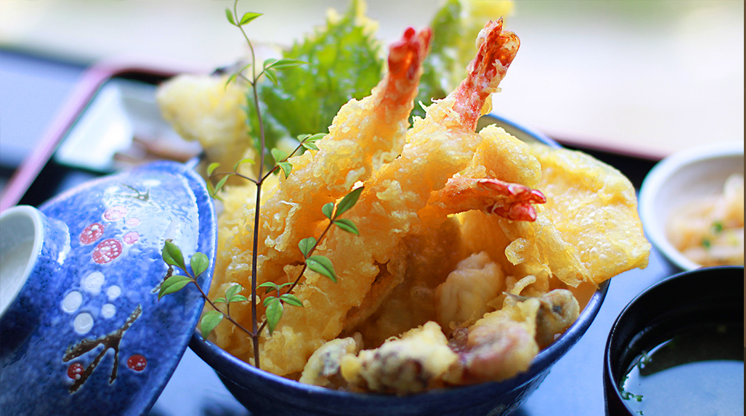 塩で食べる海鮮天丼